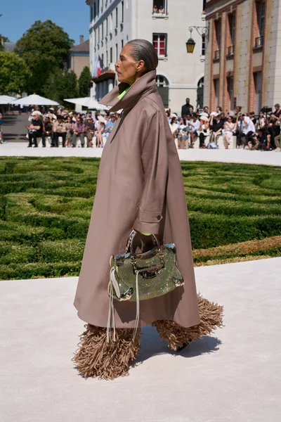 Look 90